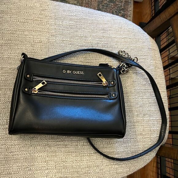 G by Guess black crossbody purse - Picture 1 of 12